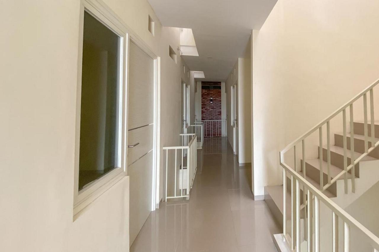 Nipa Guest House Near Universitas Widyagama Mitra Reddoorz Blimbing  Екстер'єр фото